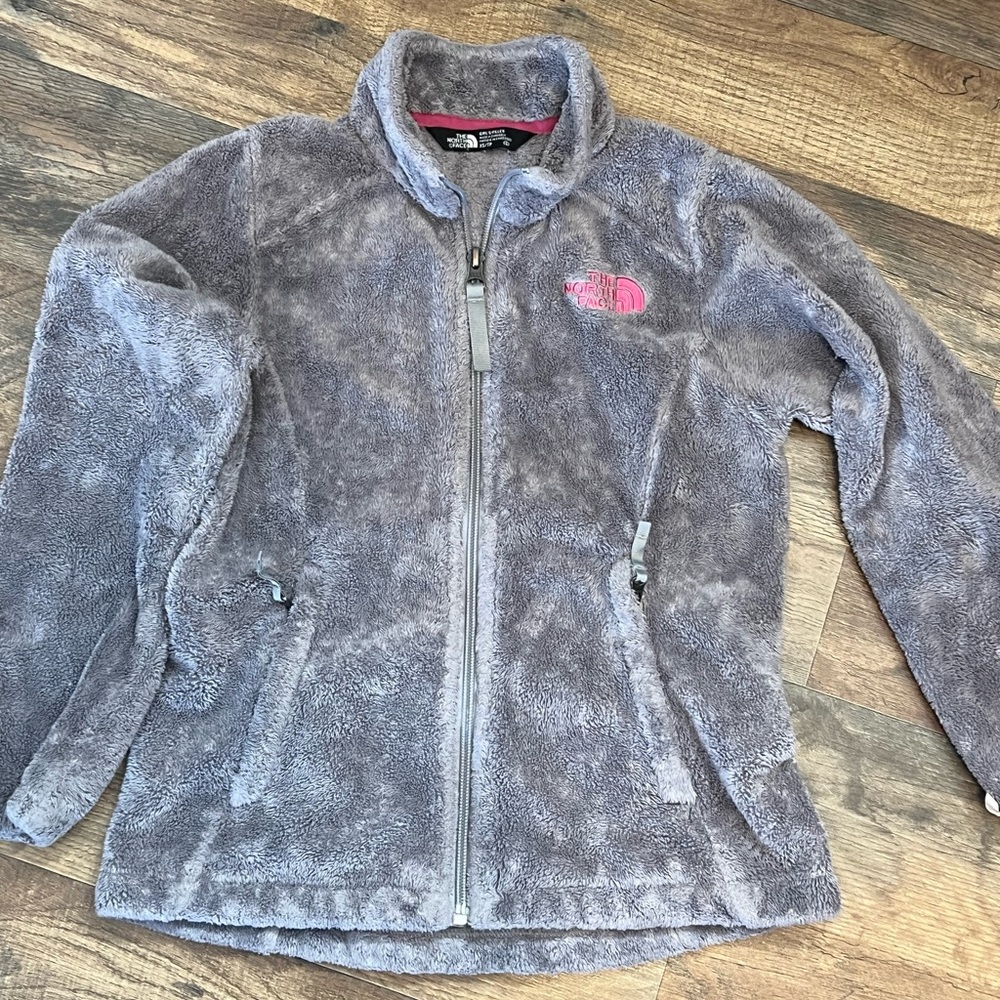 The North Face Girl sweater size XS (6) great condition